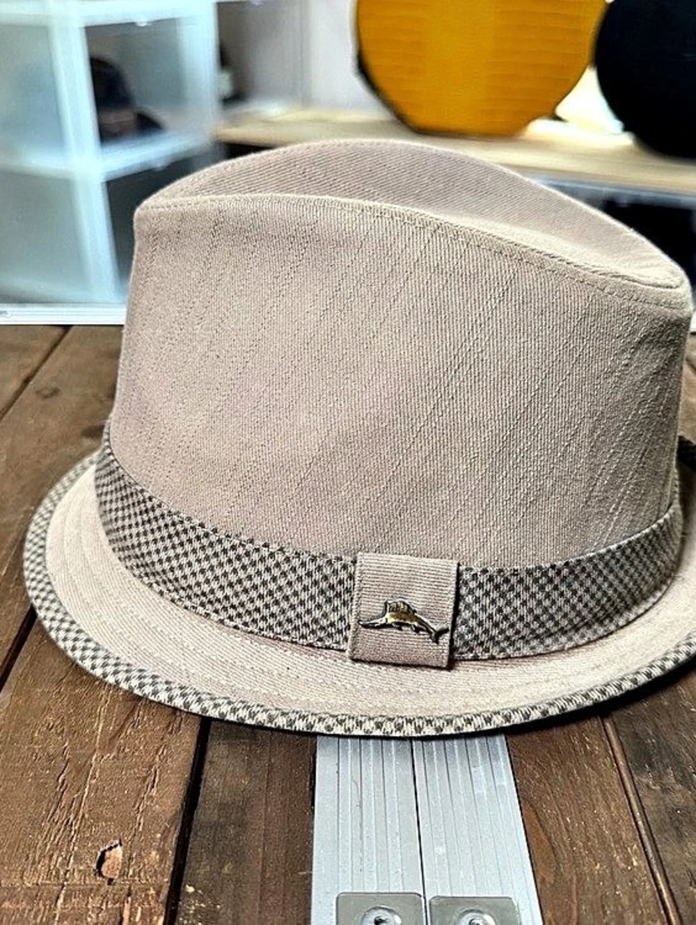 Tommy Bahama Taupe Fedora Hat Marlin Logo Short Brim 56cm
